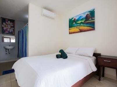 Putra Dadi Guest House Bed and Breakfast in North Kuta