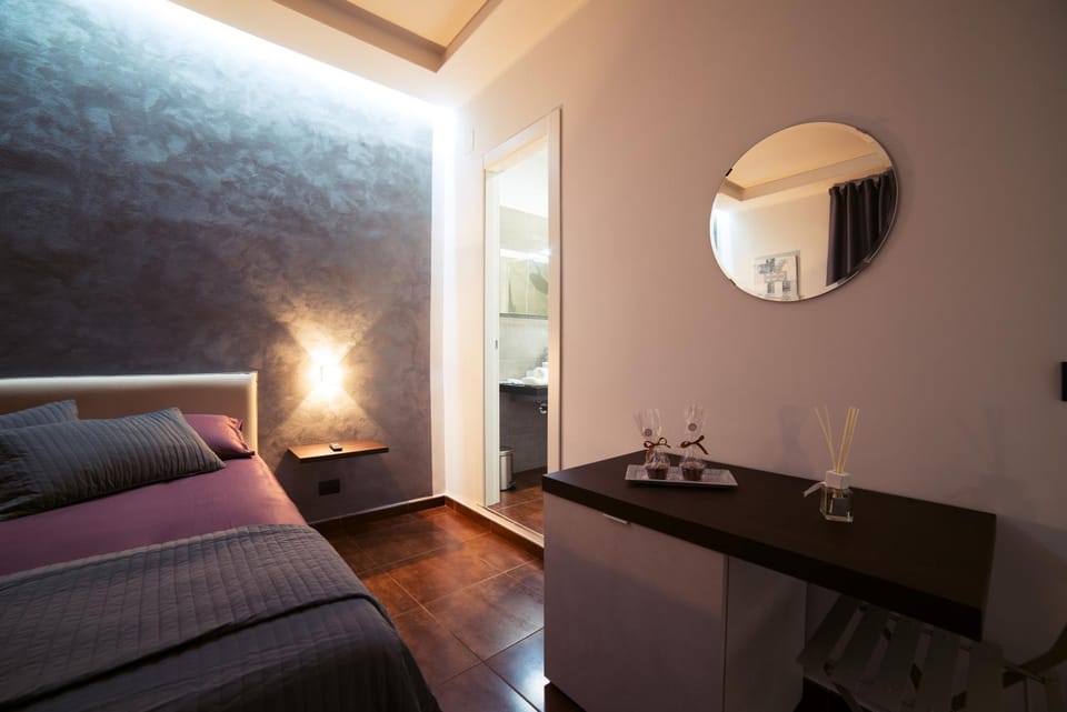 Nearby landmark, Restaurant/places to eat, Neighbourhood, Natural landscape, Balcony/Terrace, Fitness centre/facilities, Beach, Landmark view, Mountain view, Supermarket/grocery shop, Shopping Area, Non alcoholic drinks