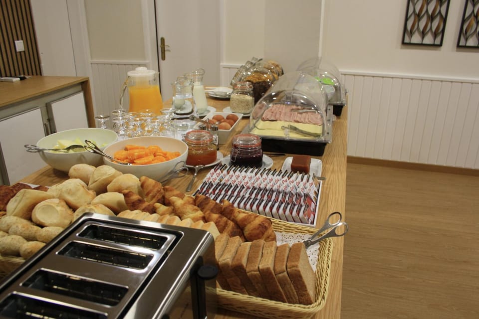 Food and drinks, Food, Continental breakfast, Buffet breakfast