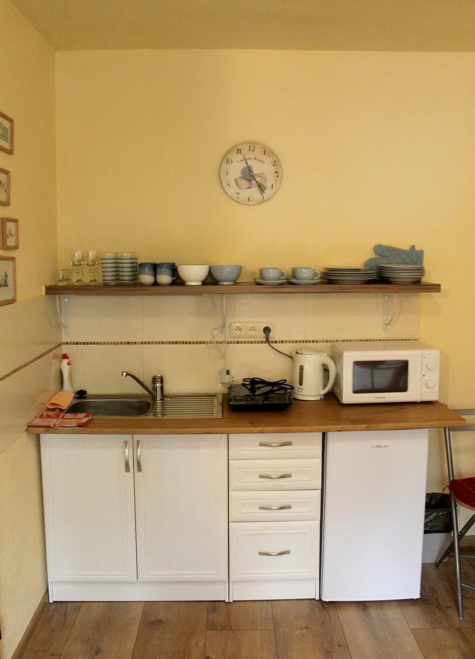 Communal lounge/ TV room, Kitchen or kitchenette