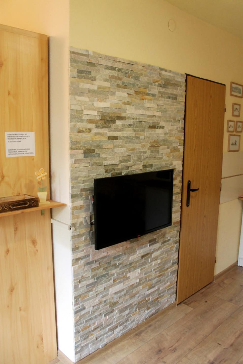 Communal lounge/ TV room, TV and multimedia, Living room