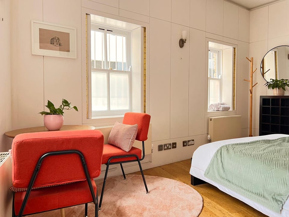 Shoreditch Private Studio Apartment in London Borough of Islington