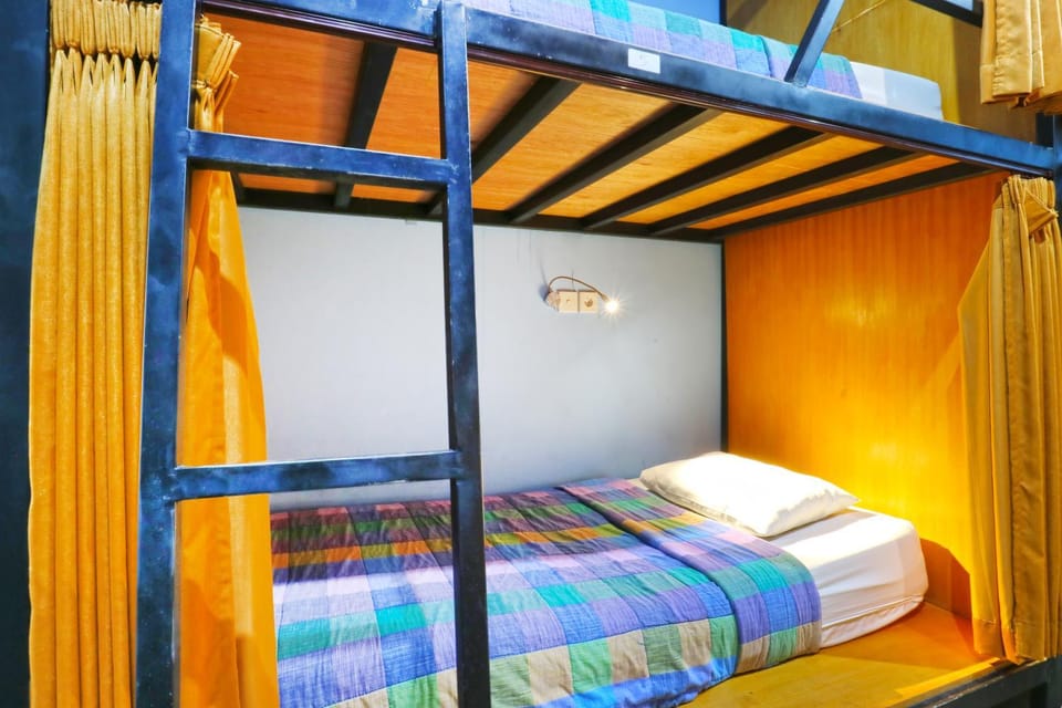 Bedroom, bunk bed