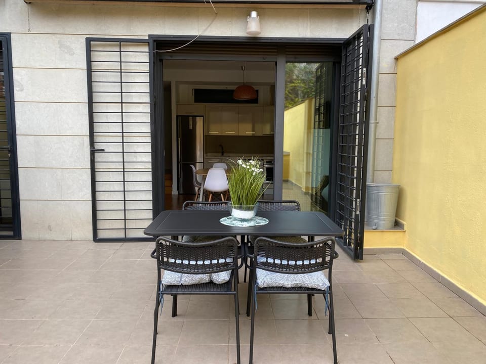 Balcony/Terrace, Living room, Seating area, Dining area