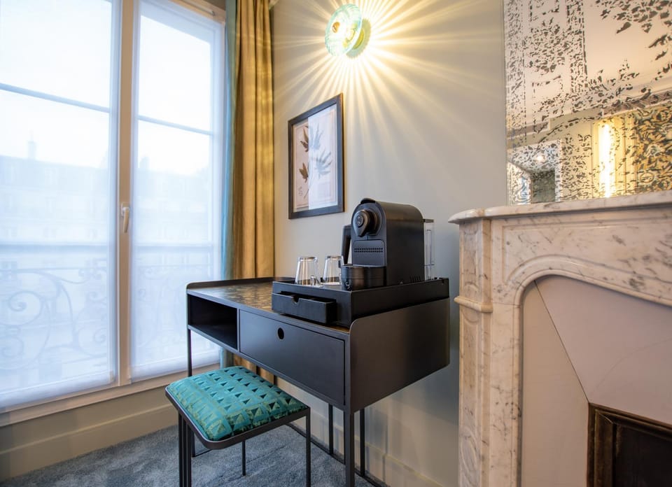 Coffee/tea facilities, Seating area