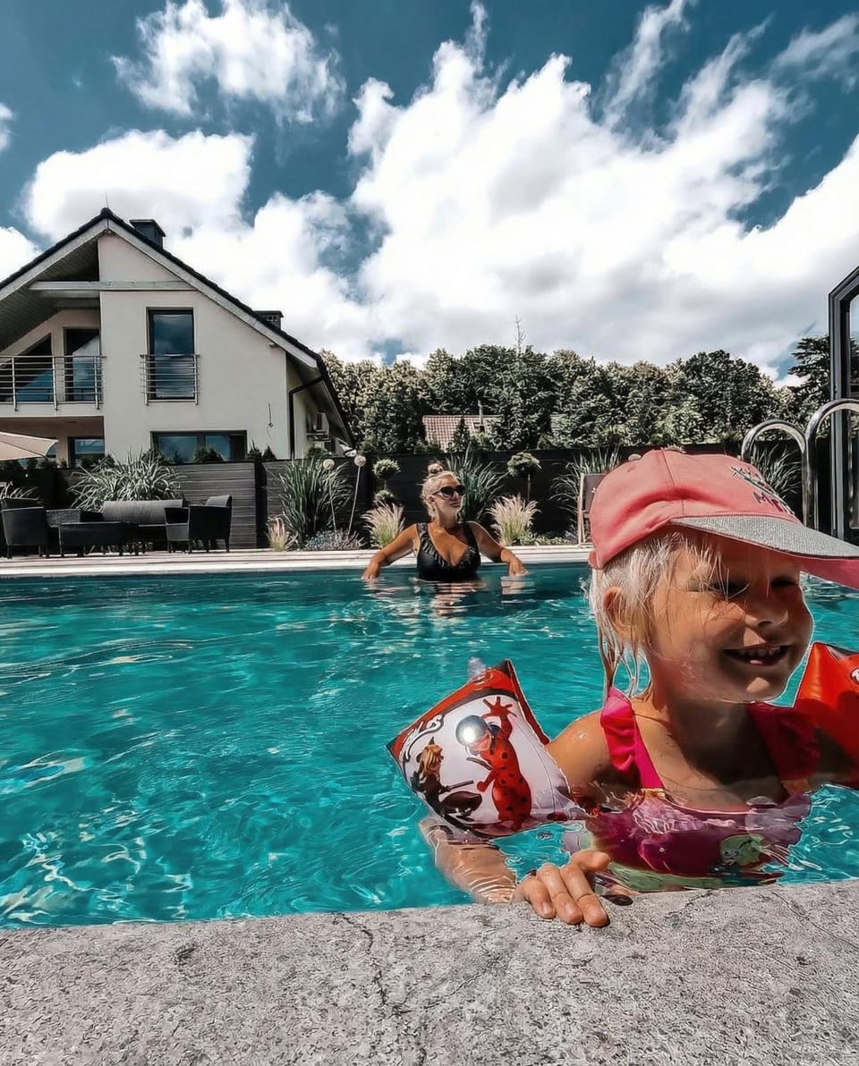 Property building, Day, People, Pool view, Swimming pool, children, group of guests, Family