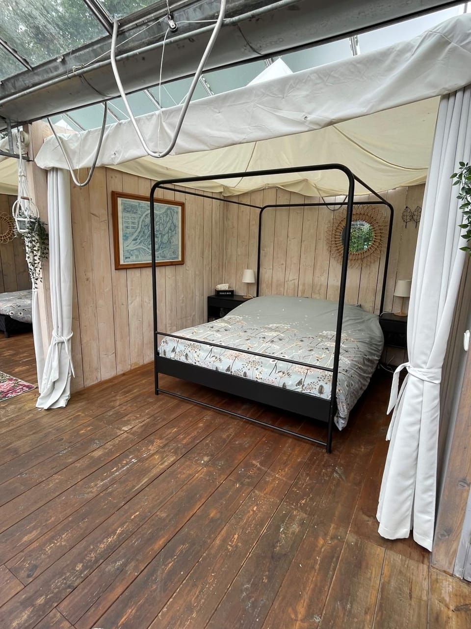 Vrijstaande accommodatie Glamping de Kas InN House in South Holland (province)