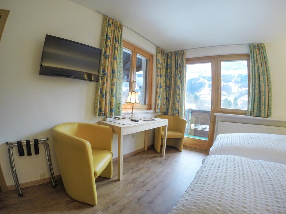 Summer, Bedroom