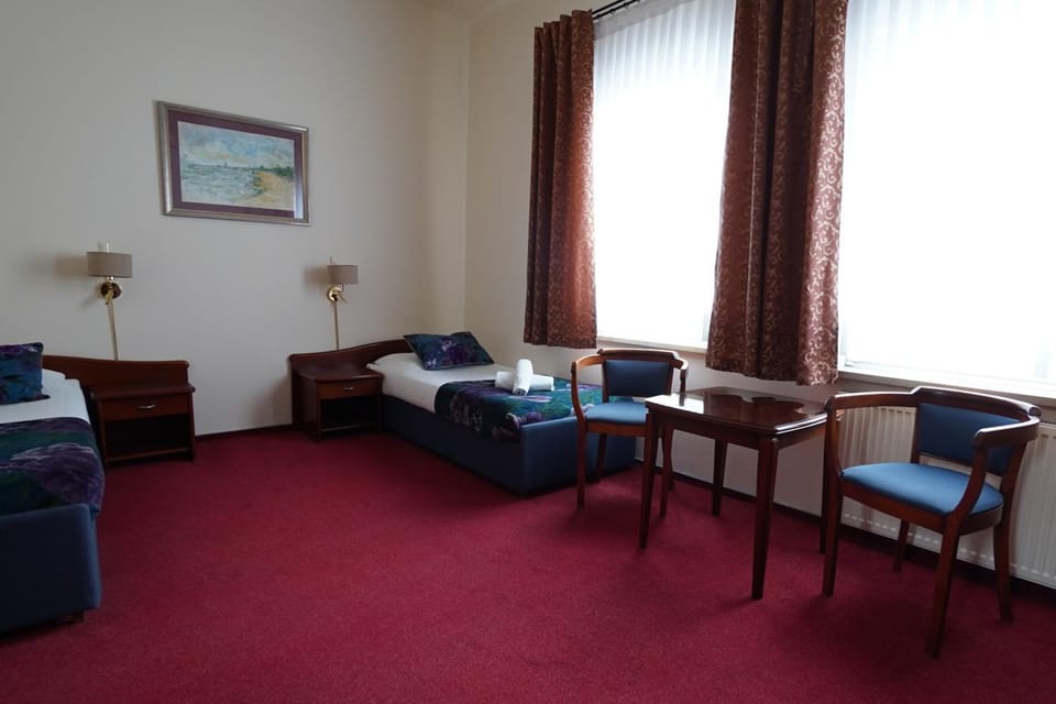 Bed, Living room, Photo of the whole room, Seating area, Bedroom