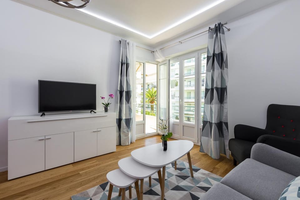 TV and multimedia, Living room, Garden view, Sea view