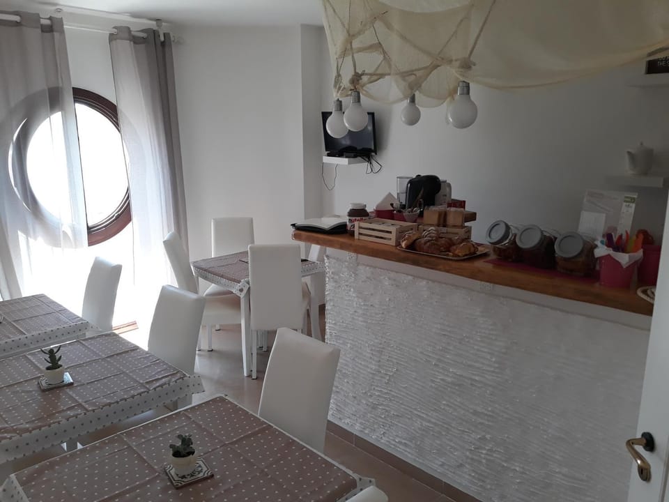 Lounge or bar, Breakfast, Buffet breakfast, Italian breakfast