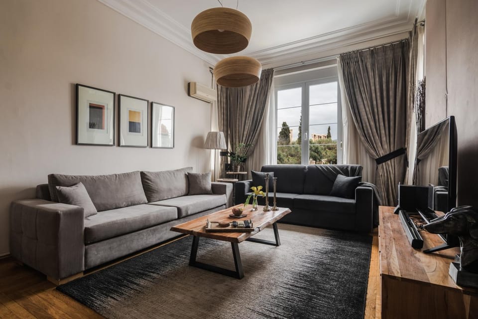 TV and multimedia, Living room, Photo of the whole room, Seating area, On site