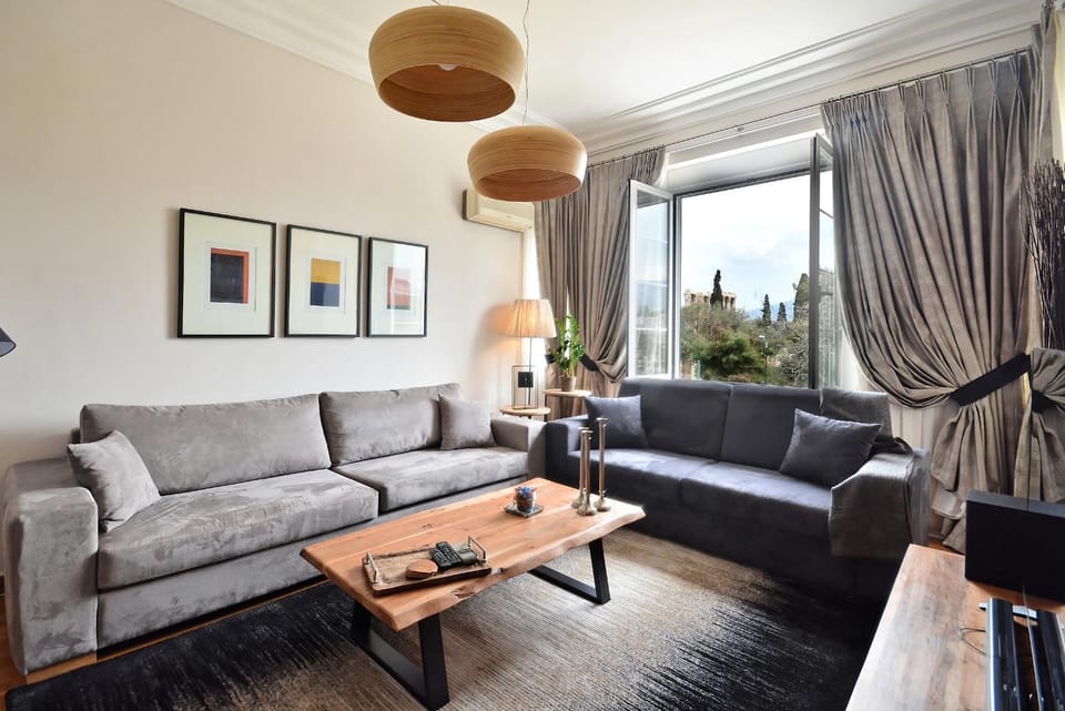 Summer, Living room, On site, City view, Landmark view, Family