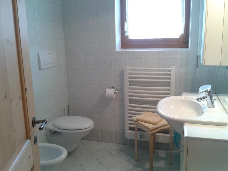 Bathroom, Decorative detail, On site