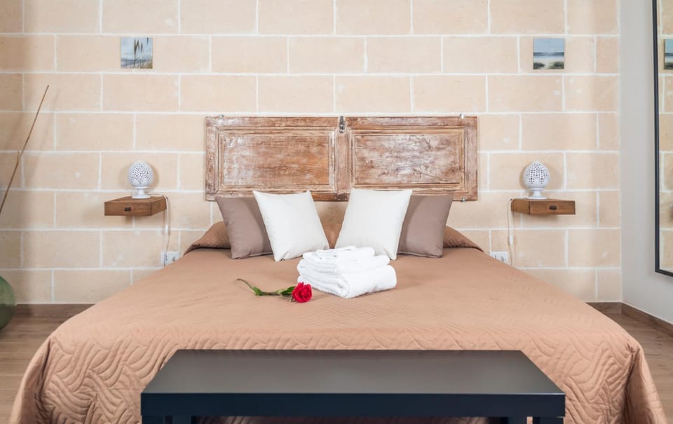 Other, Photo of the whole room, Decorative detail, Bedroom