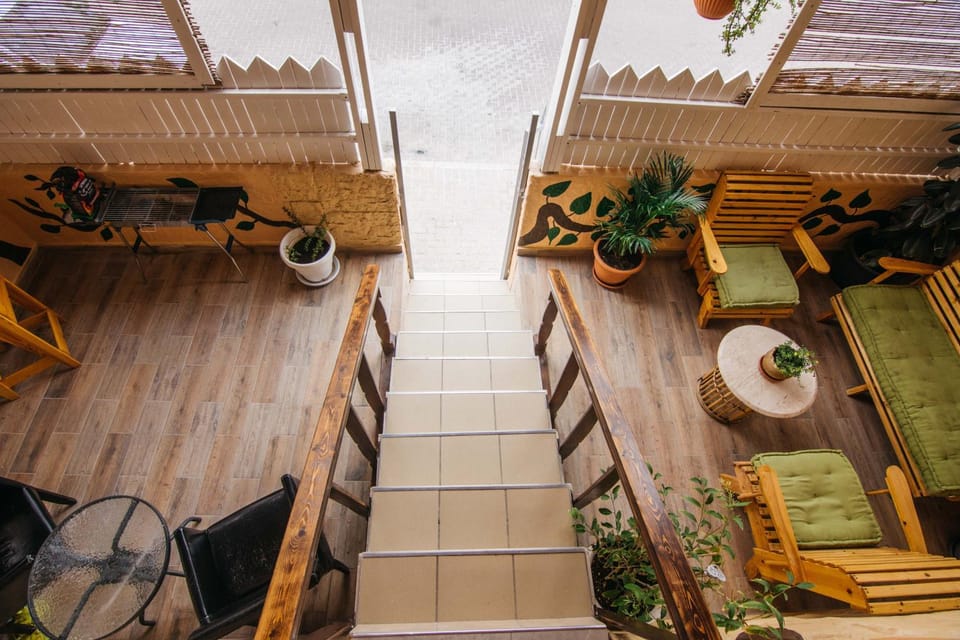 Facade/entrance, BBQ facilities, Garden, Balcony/Terrace, City view, Street view