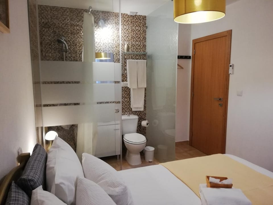 Shower, Toilet, Bathroom