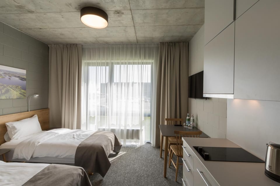 Bed, TV and multimedia, Kitchen or kitchenette, Bedroom