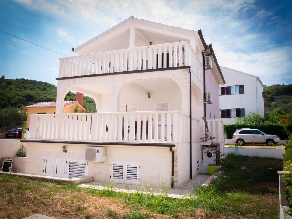 Property building, Day, Summer