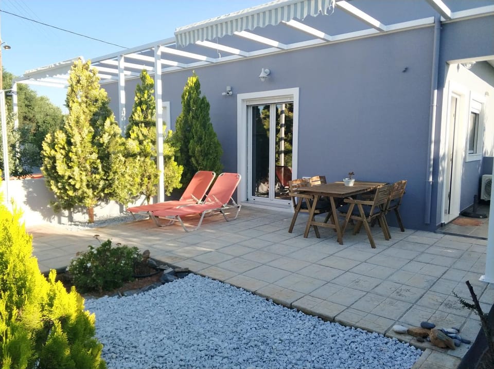 Manos Housing Units House in Crete
