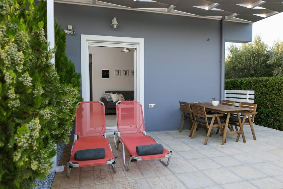 Manos Housing Units House in Crete