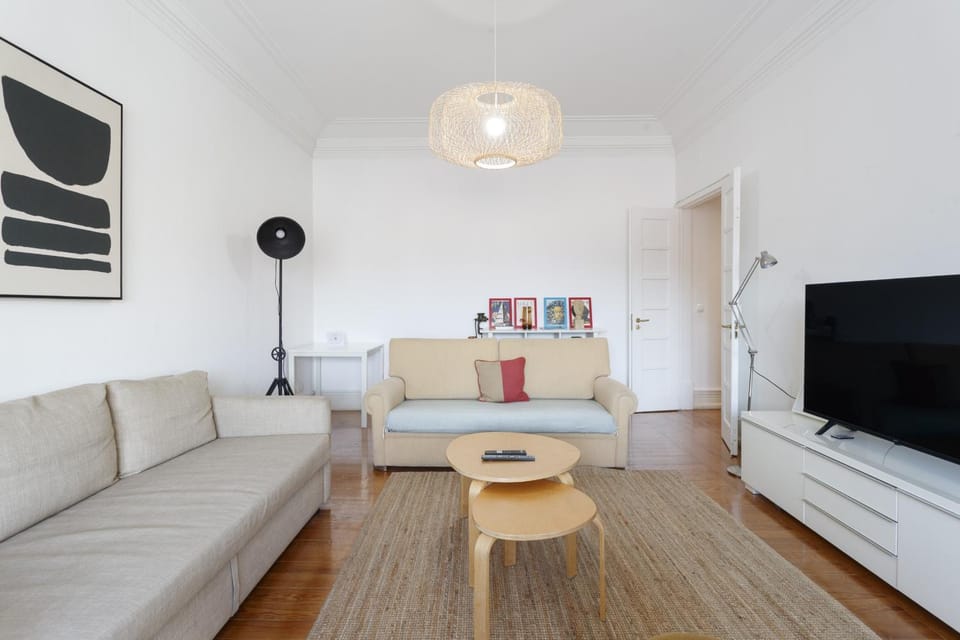 Strawberry Fields - 6 bedroom at Avenida Apartment in Lisbon