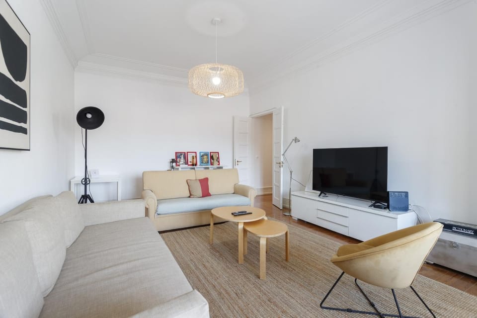 Strawberry Fields - 6 bedroom at Avenida Apartment in Lisbon