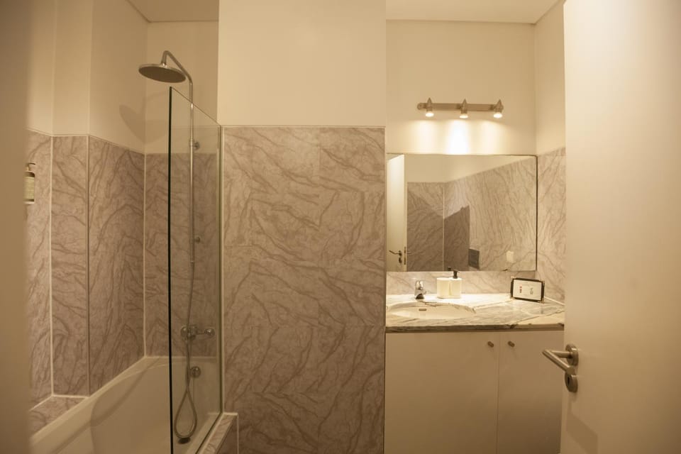 Shower, Bathroom, Bath, hair dryier, towels