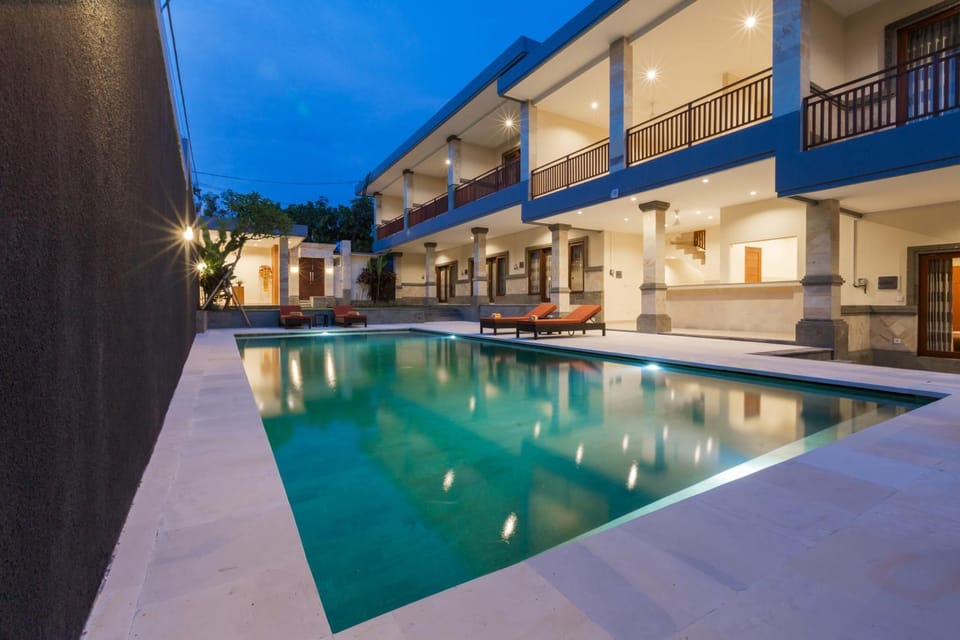 Swimming pool, Swimming pool