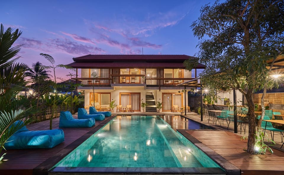 Property building, Natural landscape, Swimming pool, Swimming pool