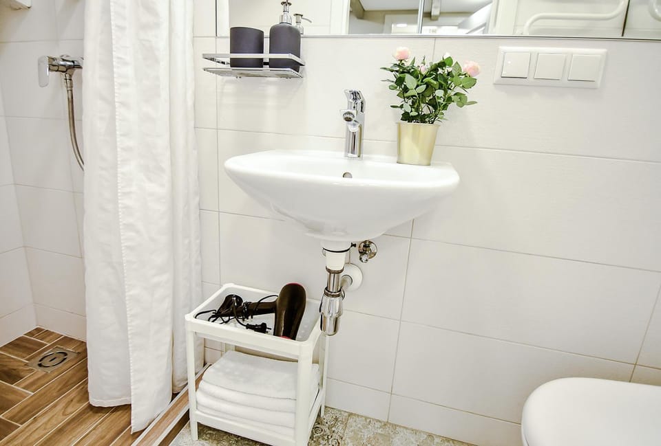 Bathroom, Photo of the whole room