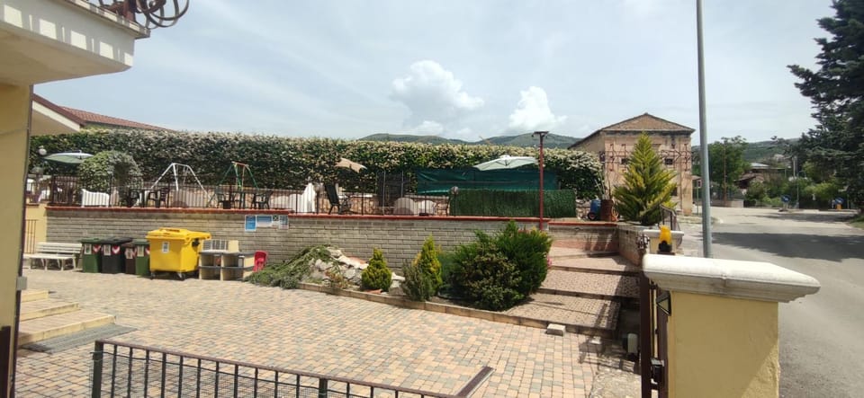 Property building, Patio, Balcony/Terrace