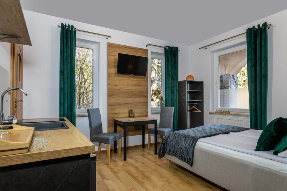 Bed, Kitchen or kitchenette, Photo of the whole room