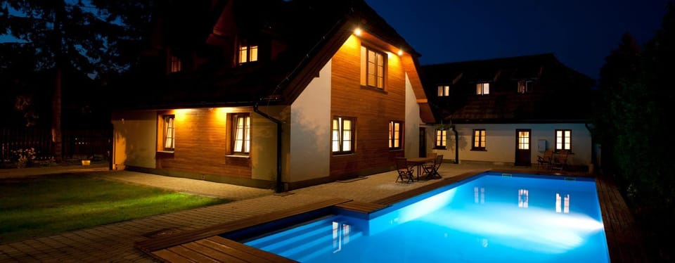 Swimming pool, Swimming pool