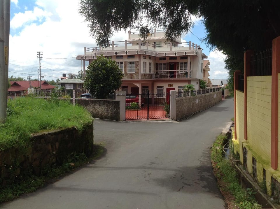 Property building, Neighbourhood