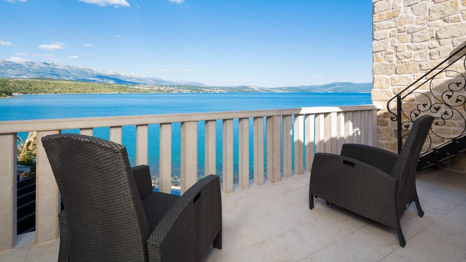 Natural landscape, View (from property/room), Balcony/Terrace, Seating area, Mountain view, Sea view