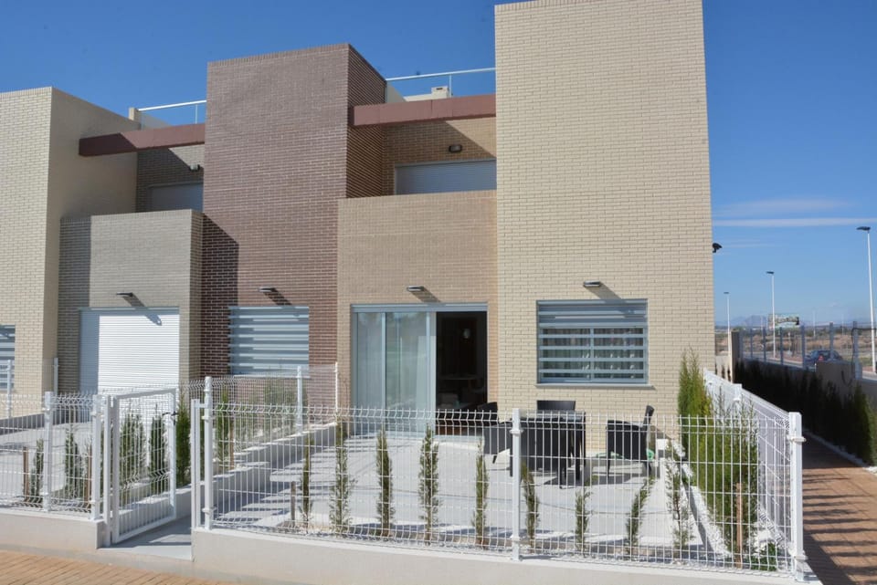 Property building, Facade/entrance, Off site