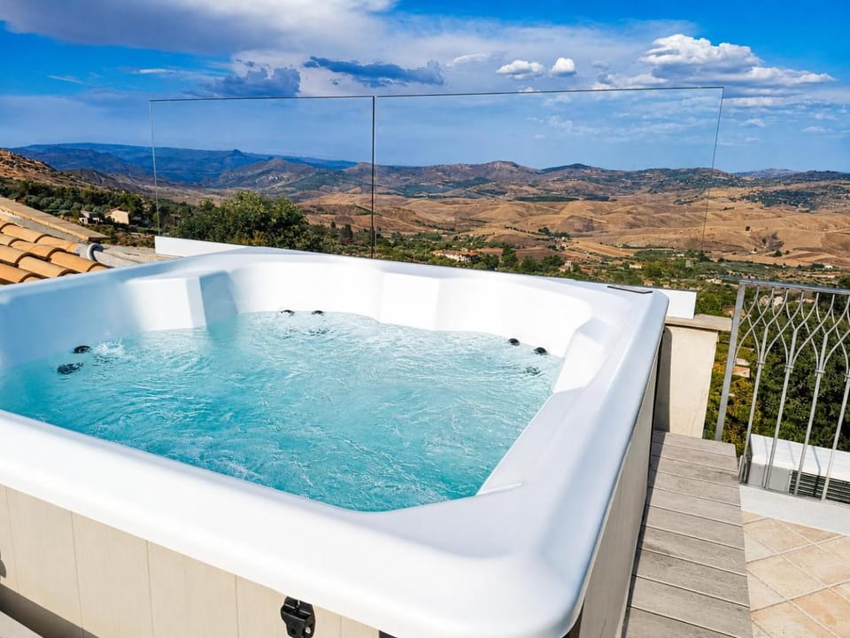 Hot Tub, Balcony/Terrace