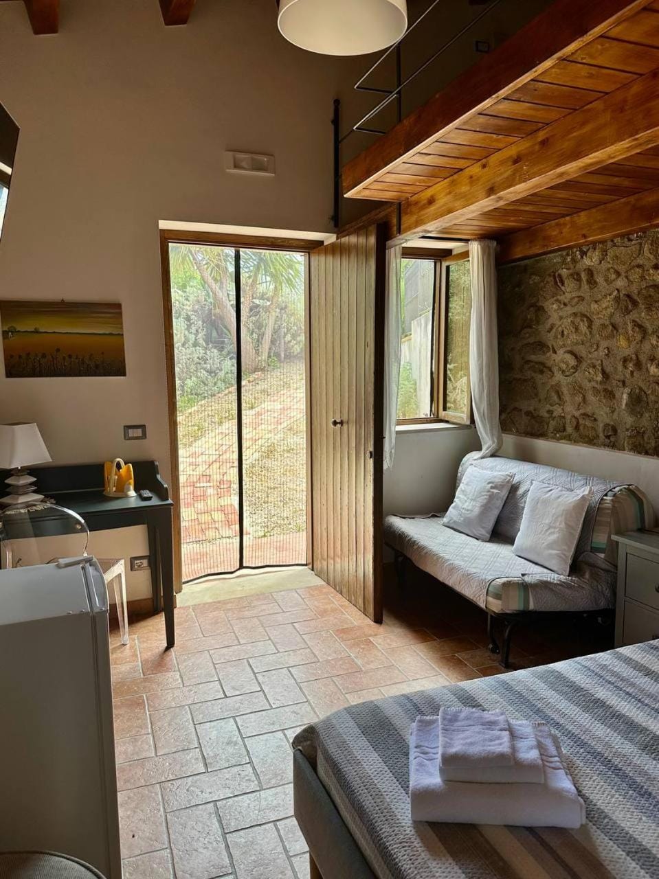 Photo of the whole room, Bedroom, air conditioner