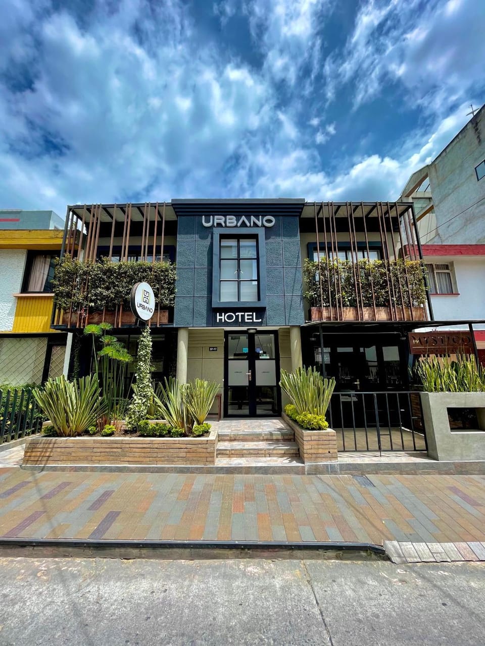 Property building, Facade/entrance, Day, View (from property/room), Quiet street view, acessibility