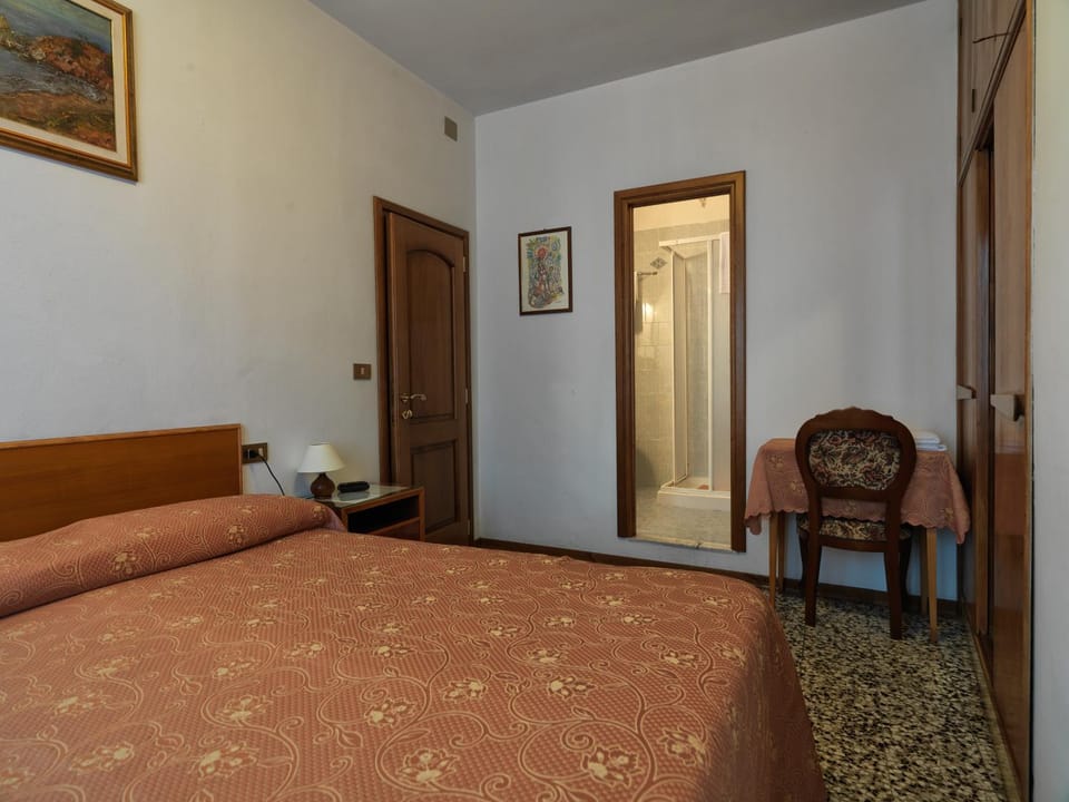 Bed, Bathroom