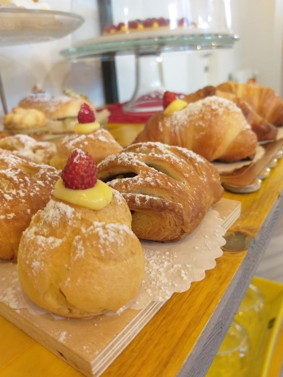 Continental breakfast, Buffet breakfast