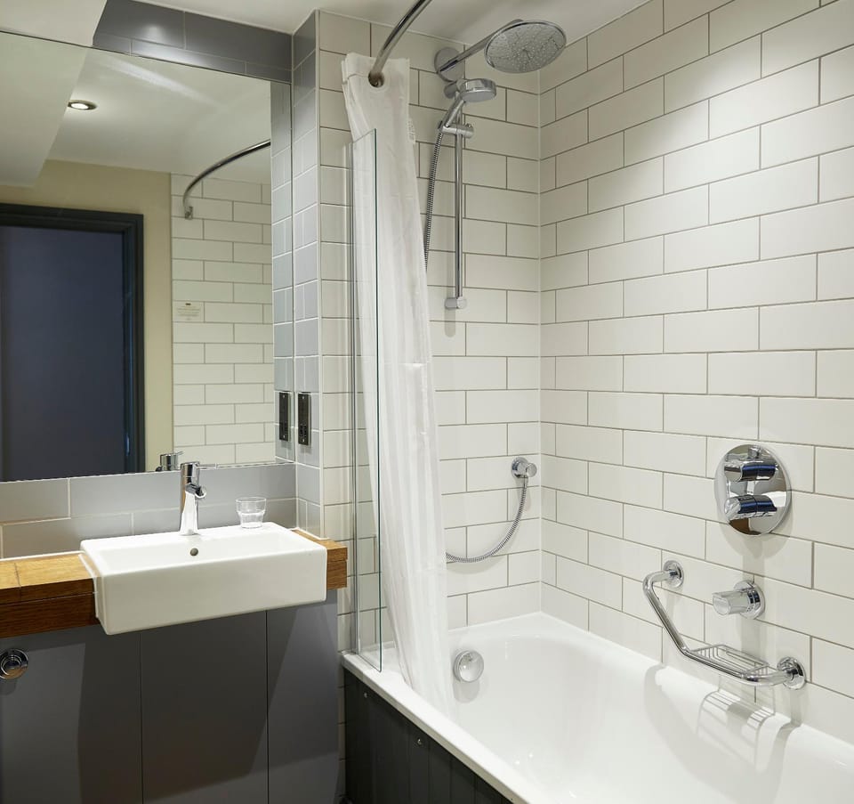 Shower, Bath