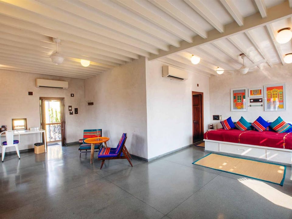 Bed, Living room, Bedroom