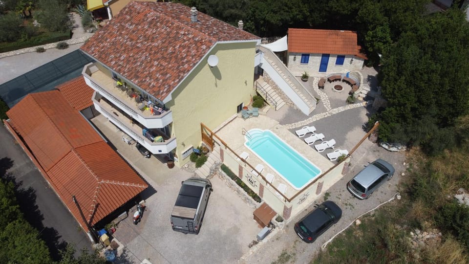 Property building, Bird's eye view, Swimming pool, Parking