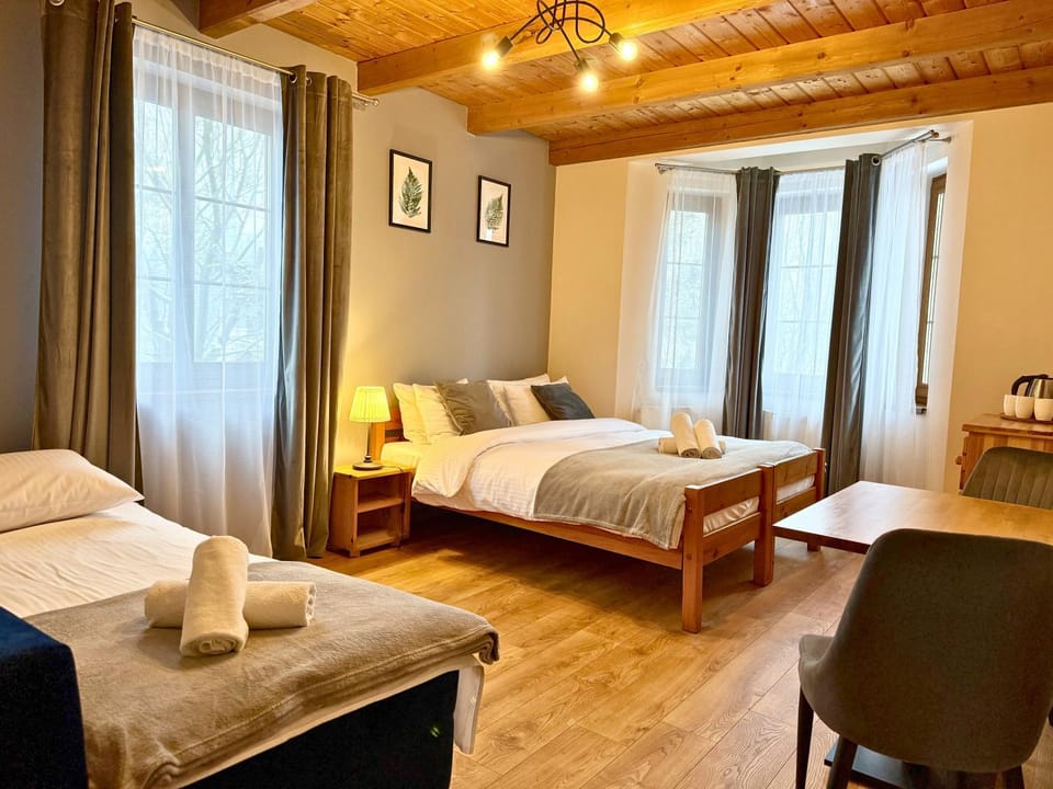 Bed, Photo of the whole room