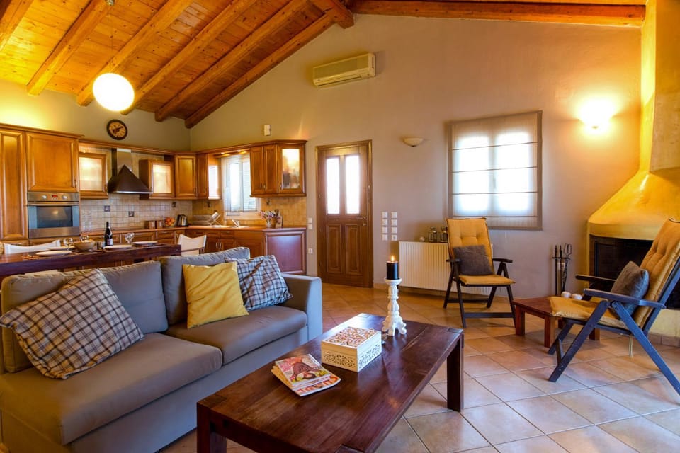 TV and multimedia, Kitchen or kitchenette, Seating area, Dining area