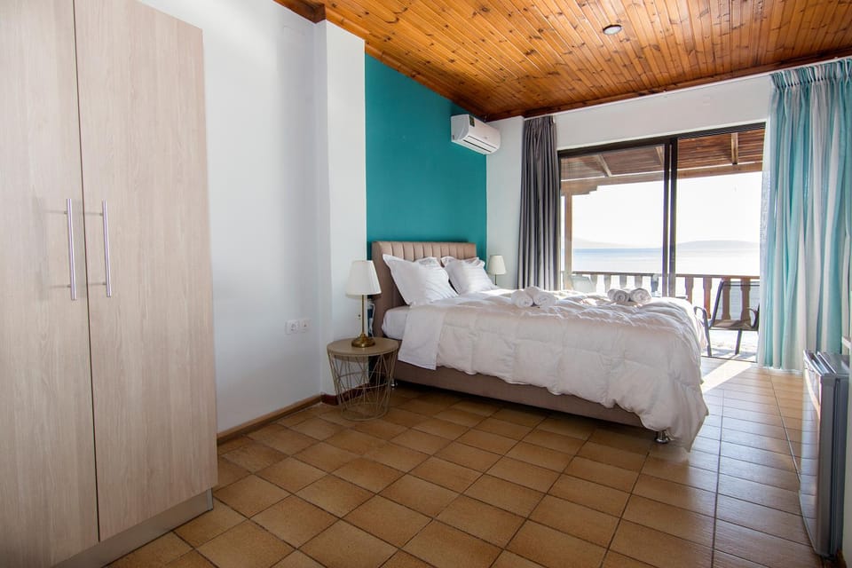 Bed, Photo of the whole room, Bedroom, Sea view