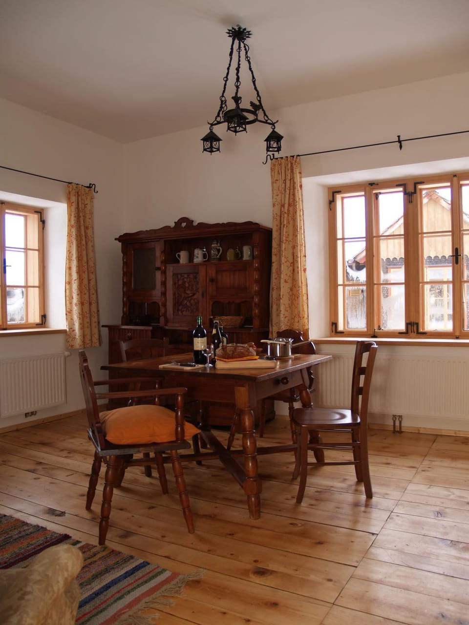 Living room, Dining area, kitchen