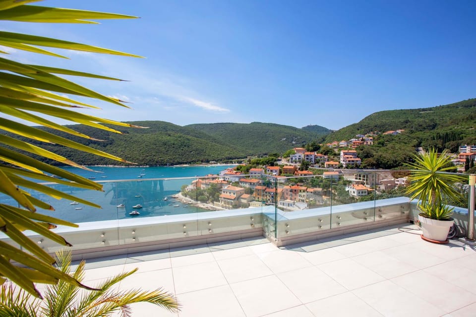 Balcony/Terrace, Mountain view, Sea view